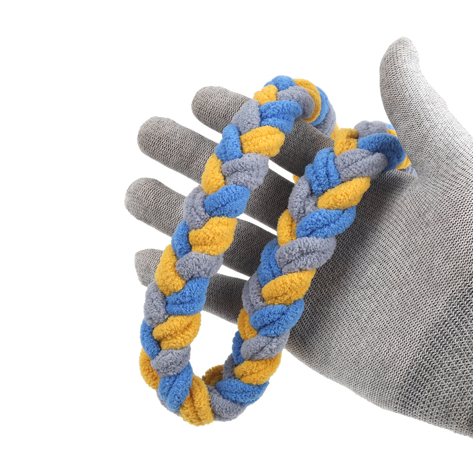Action shot of the Soak Rope facilitating a no-mess tint application, contributing to a professional finish.