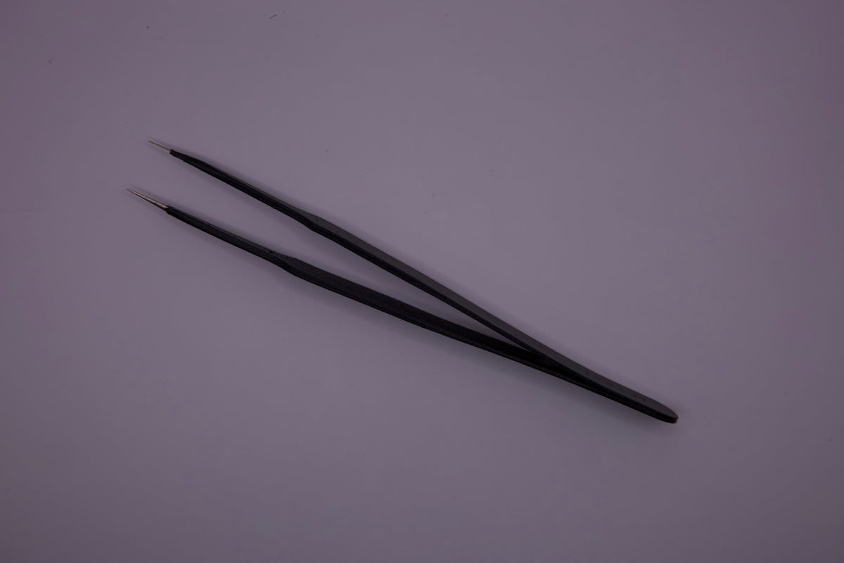 Vetus ESD 15 tweezers - focus on quality and design