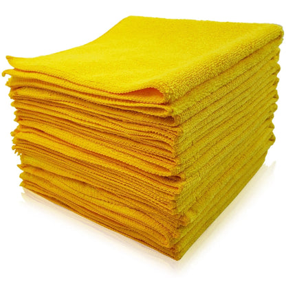 Close-up of the high-density 380 GSM fabric of the microfiber towel, designed for scratch-free performance in car detailing.